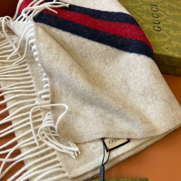 Gucci Wool Scarf - Unisex - Picture 2 of 8